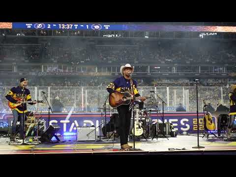 Mr red white and Blue - Live performance
