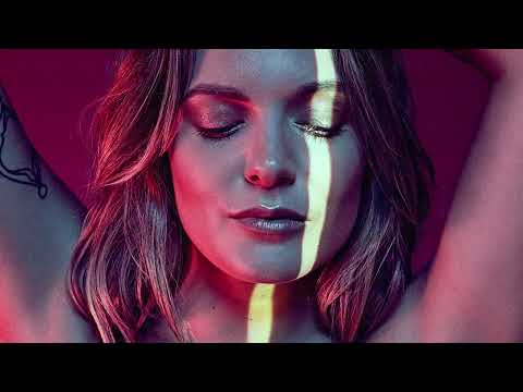 Tove Lo - shedontknowbutsheknows (lyric)