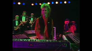 Howard Jones  - Things Can Only Get Better (Live, Old Grey Whistle Test, 1985)