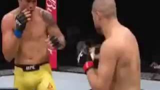 G&ouml;khan Saki vs Henrique da Silva