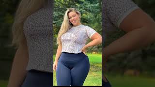 Ellana Bryan Biography, plus size model , curvhy model, Wiki, Age, Height, Boyfriend, Net Worth.