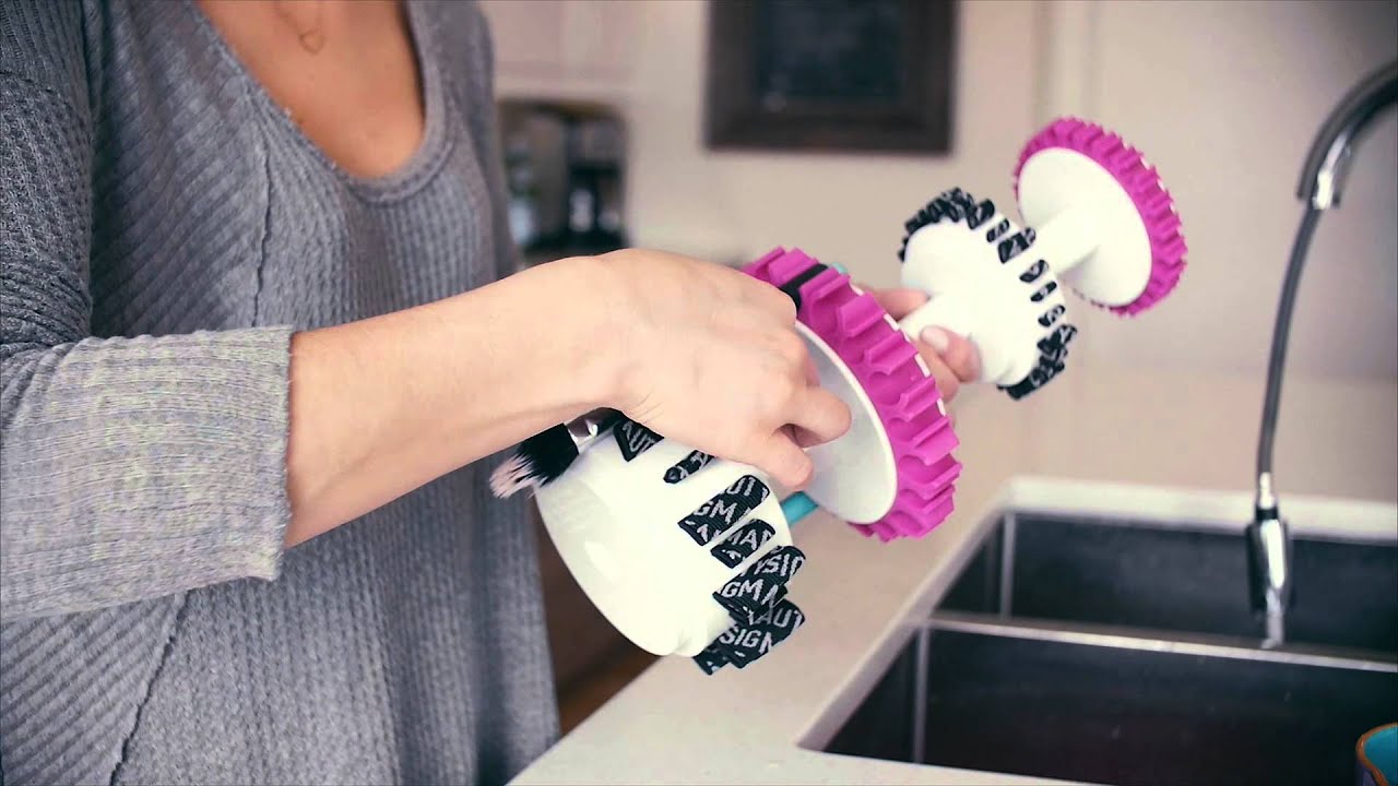 Brush Daily Youtube - Light Wallpaper Collection - 8K Quality