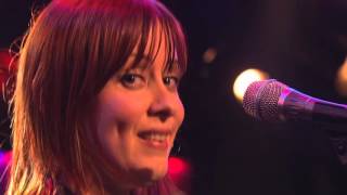 Tom's Diner (Reprise) (Live) - Suzanne Vega