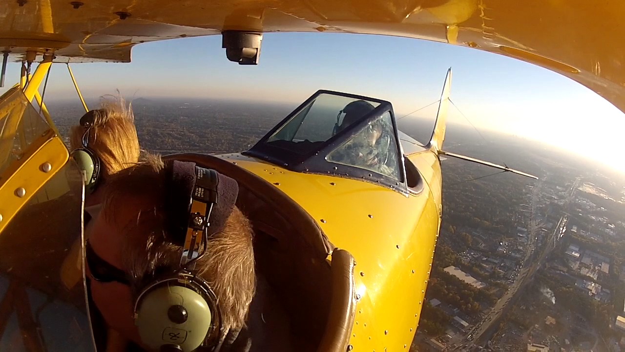 Stunt Bi Plane Youtube - Premium Landscape Wallpaper Gallery - 8K