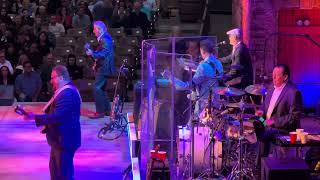 Chris Isaak - Somebody&rsquo;s Crying (Live from Saratoga)