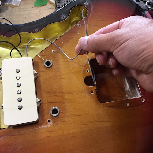 ジャズマスターのアース不良とポット不良とコントロール Yuary Guitars ジャズマスターのアース不良とポット不良とコントロール Yuary Guitars