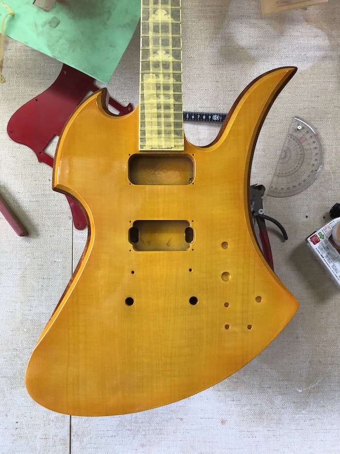 hide MG 『えっ！？剥がしちゃうの？』 | Yuary Guitars