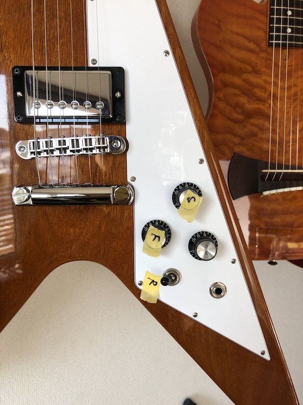 Gibson フライングV ピックガード製作、コントール位置変更