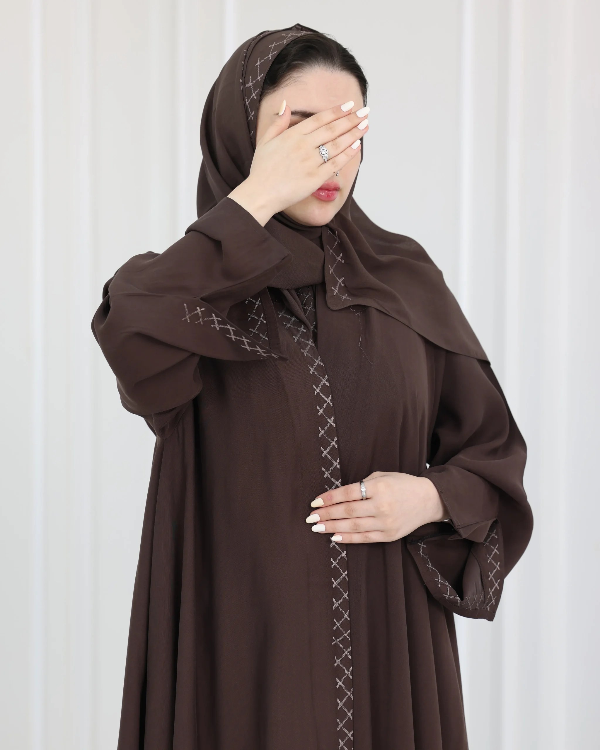 عباية آية كلوش جملي بتطريز شك مخفي