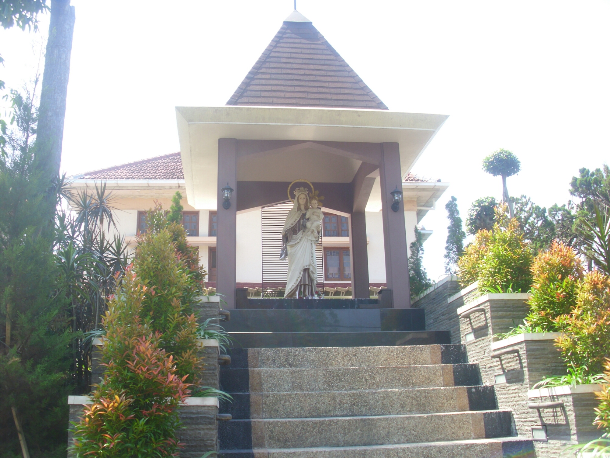 Perawan maria dr gunung karmel. Gereja Ijen Santa Perawan Maria Dari Gunung Karmel Malang Was Indah Sagst