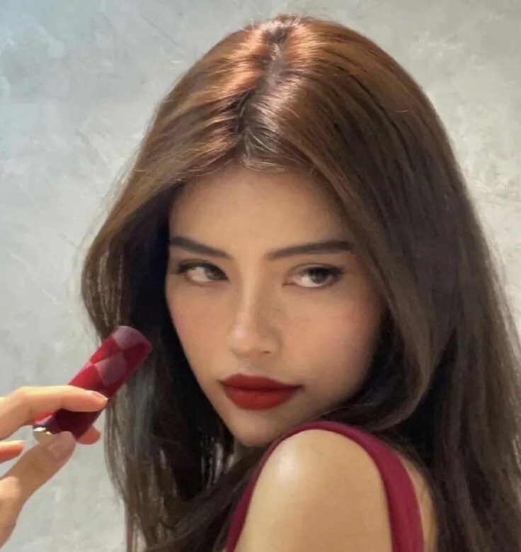 🍒 Cherry Bomb Beauty: How to Rock the Cherry Makeup & Hair Trend in 2025