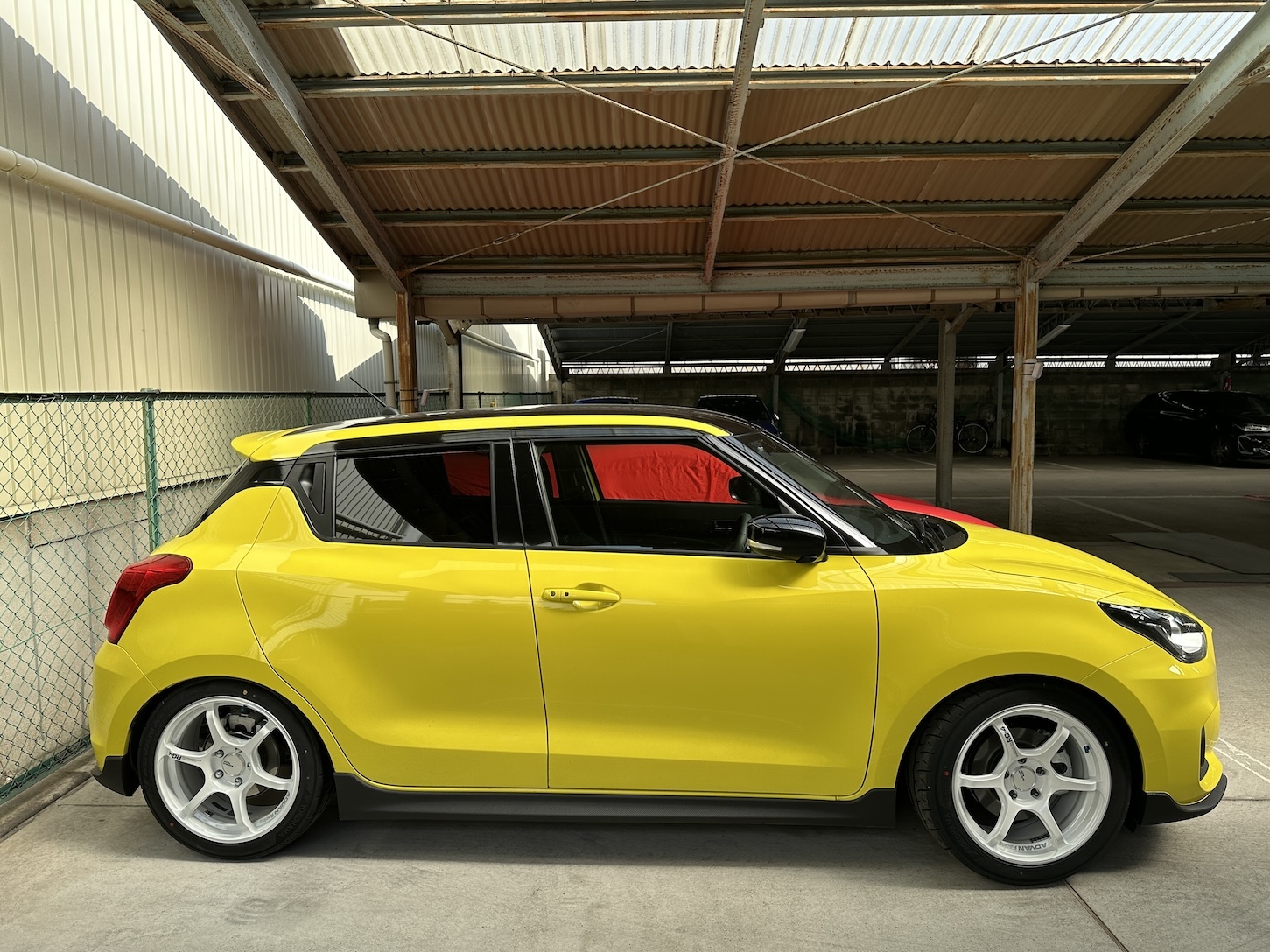スイフトにADVAN Racing RG-4+ADVAN NEOVA AD09装着 – SWIFT GARAGE