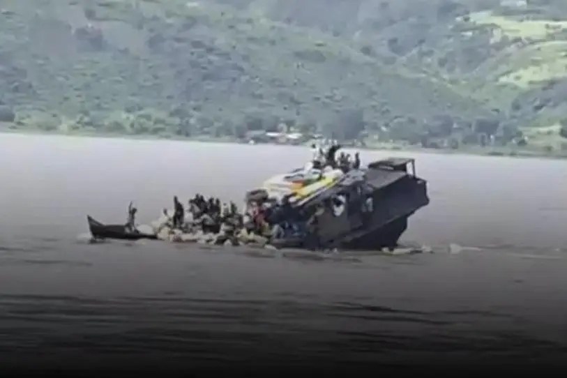 Colisión de dos embarcaciones deja al menos 22 muertos en el río Congo