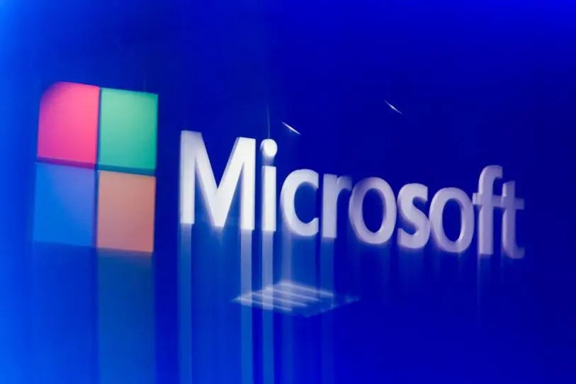 EU abre investigaciones por fraude de visas; Microsoft y nueve universidades quedan bajo revisión