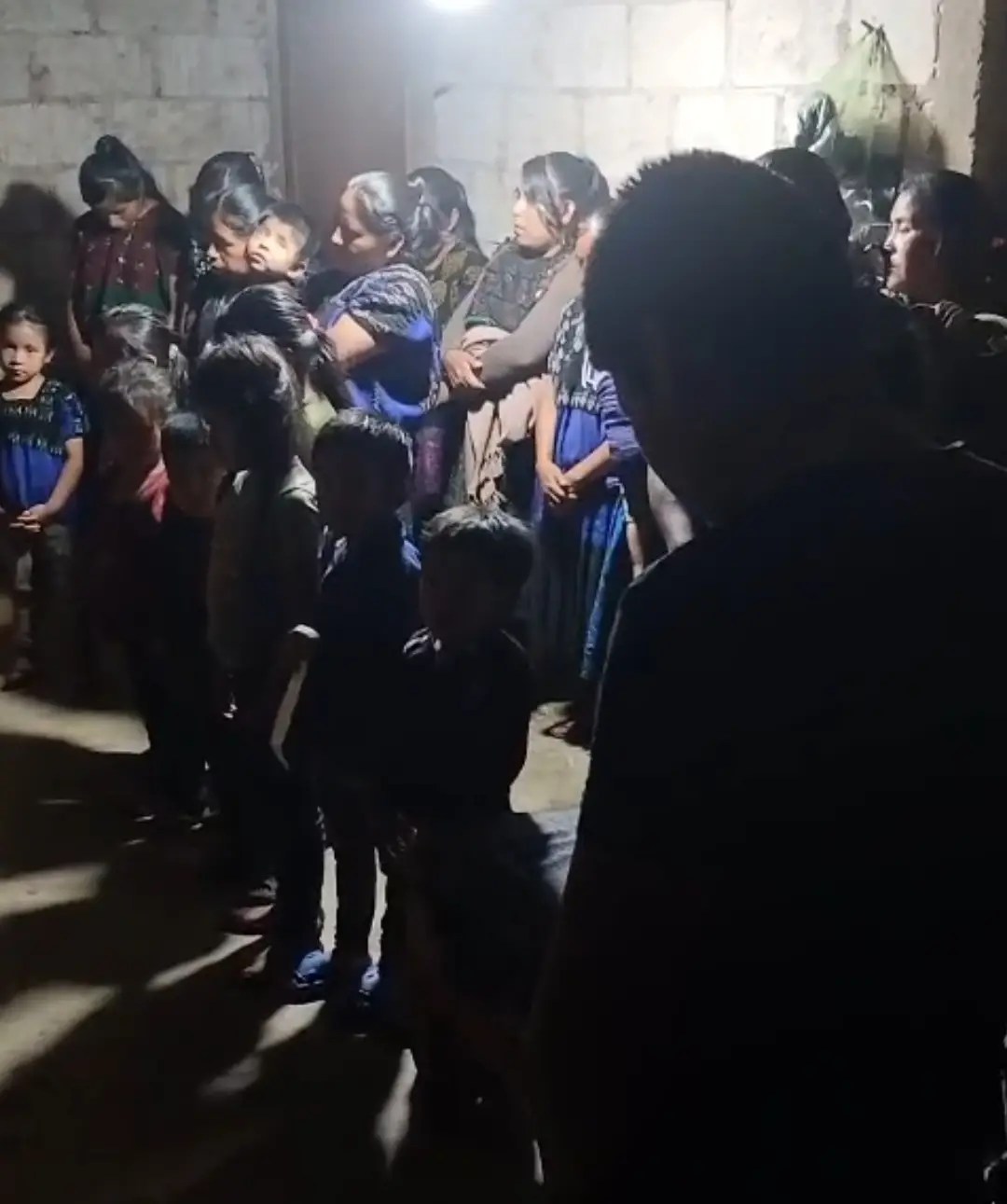 Familias de Tzanembolom piden ayuda ante el constante hostigamiento de grupo criminal