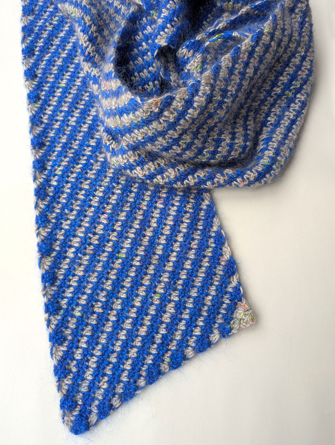 Barking Mad - A Houndstooth Stitch Scarf - Zeens and Roger