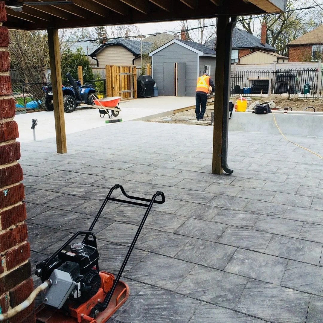 Zig-Zag Pattern by Zelaya Landscaping