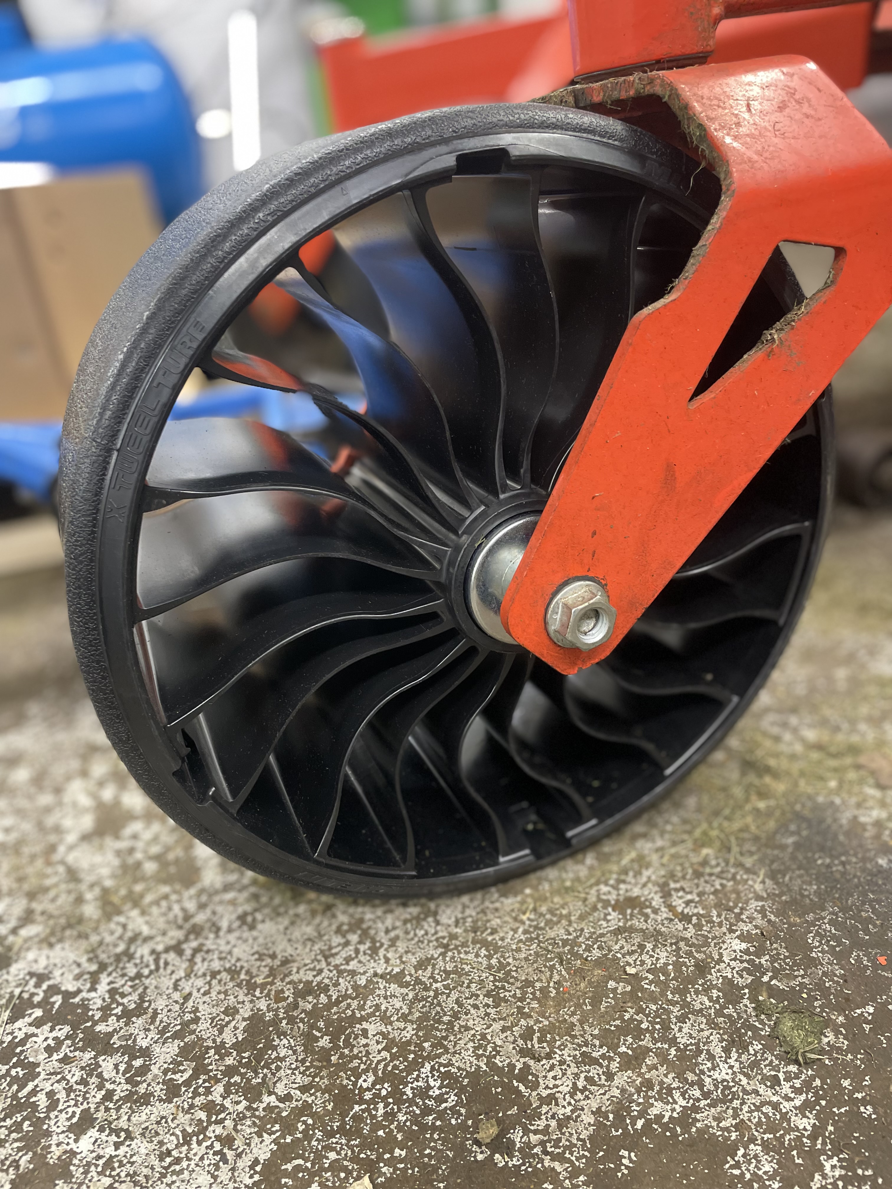MICHELIN X® TWEEL