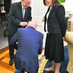 Biden kneels before Israeli President’s chief of staff