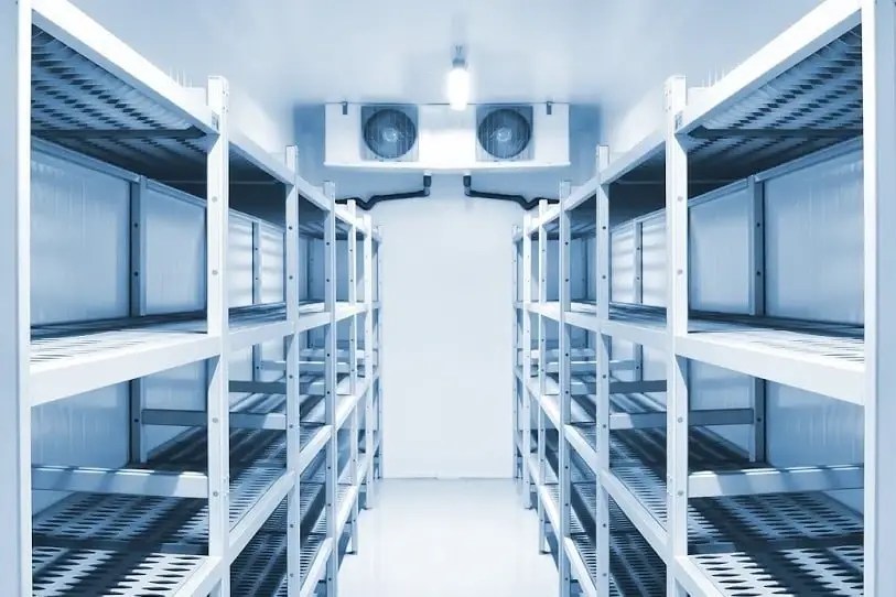 Nous disposons d’une chambre négative pouvant atteindre -20 °C pour éliminer les œufs jusqu’à la taille adulte de la punaise de lit. Cette méthode s’applique pour les literies, les vêtements, les meubles ou les objets.