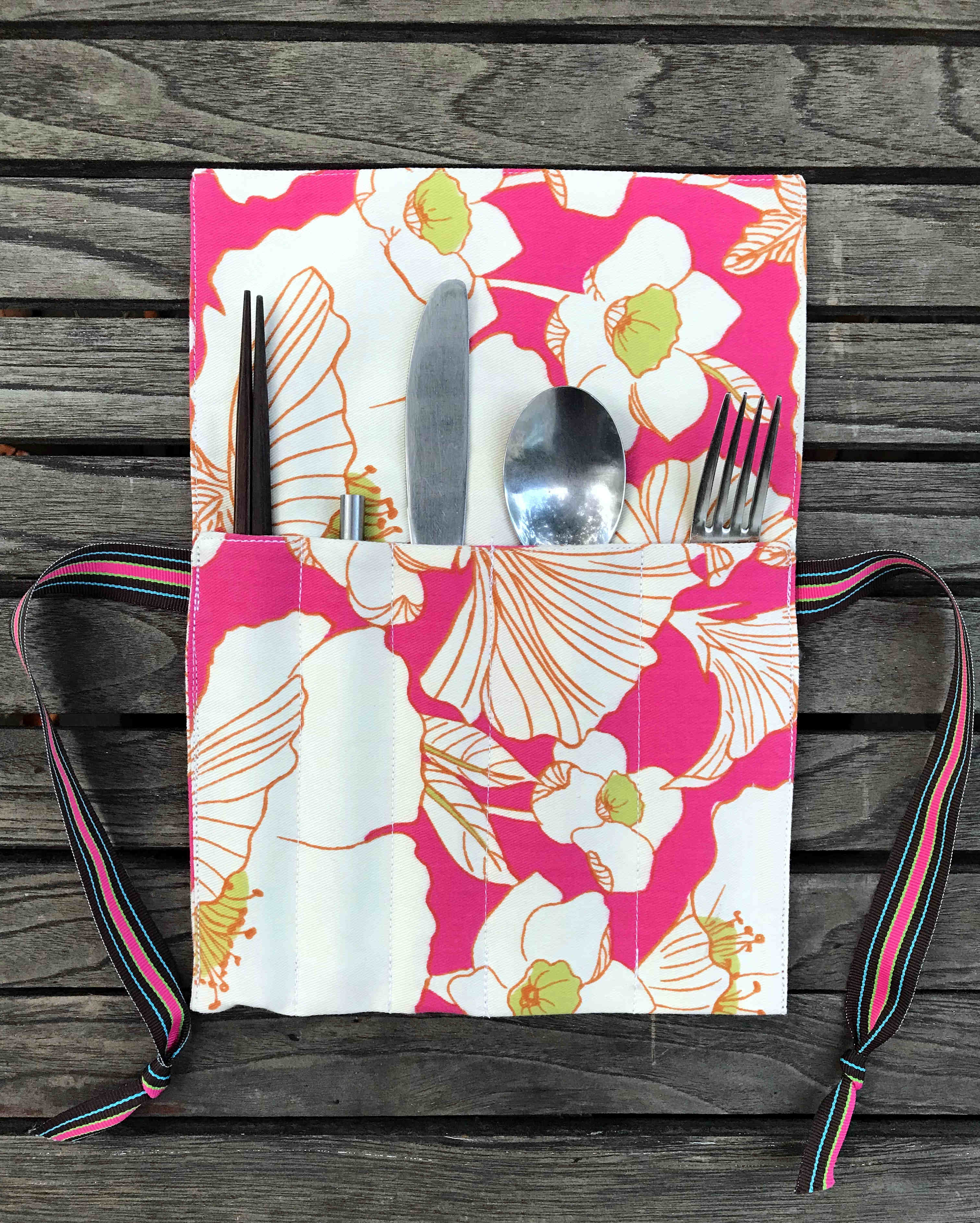 Sew a Simple Lunchbox Utensil Keeper 