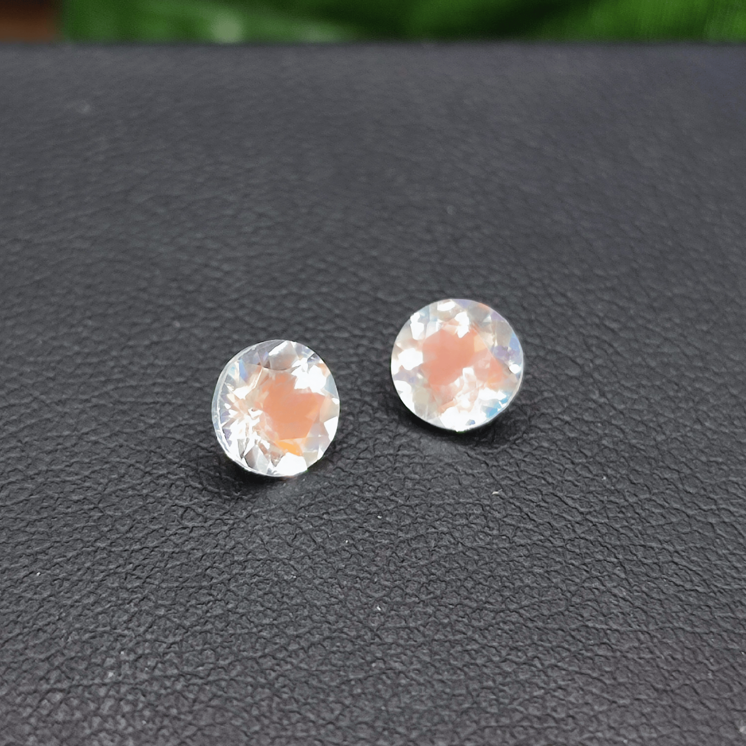 1.51ct Round Cut Natural Rainbow Moonstone/6mm/Loupe Clean