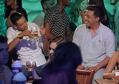 Devinho Novaes lança o clipe “Alô Dono do Bar” com Wesley Safadão