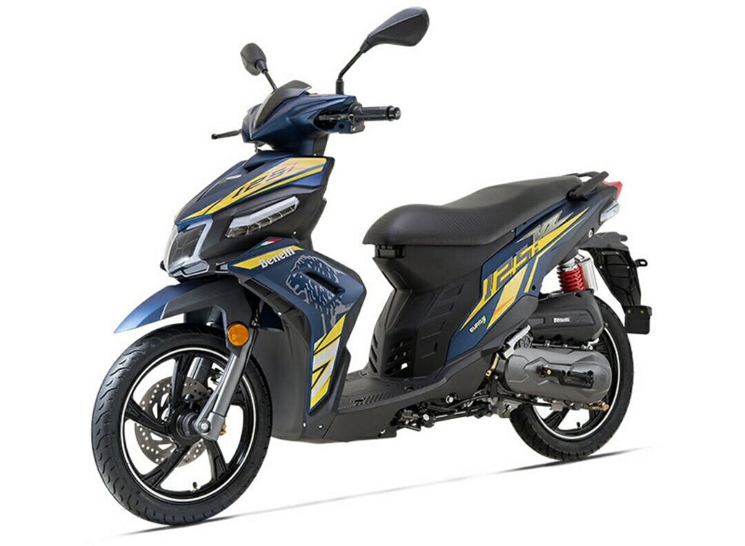 Benelli VZ125i_leftFrontView