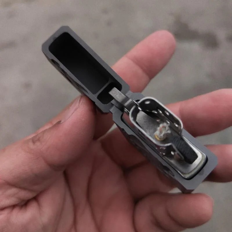 Skull Titanium Lighter