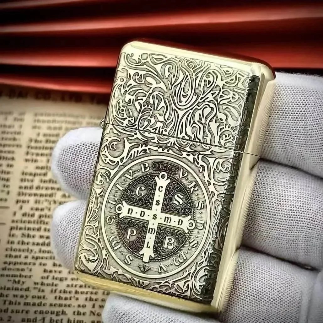 ZORRO Brass Double sided Hand carved Windproof Kerosene Lighter Personalized Retro Collection Wheel ignition Lighters Smoking ZORRO Brass Double sided Hand carved Windproof Kerosene Lighter Personalized Retro Collection Wheel ignition Lighters Smoking