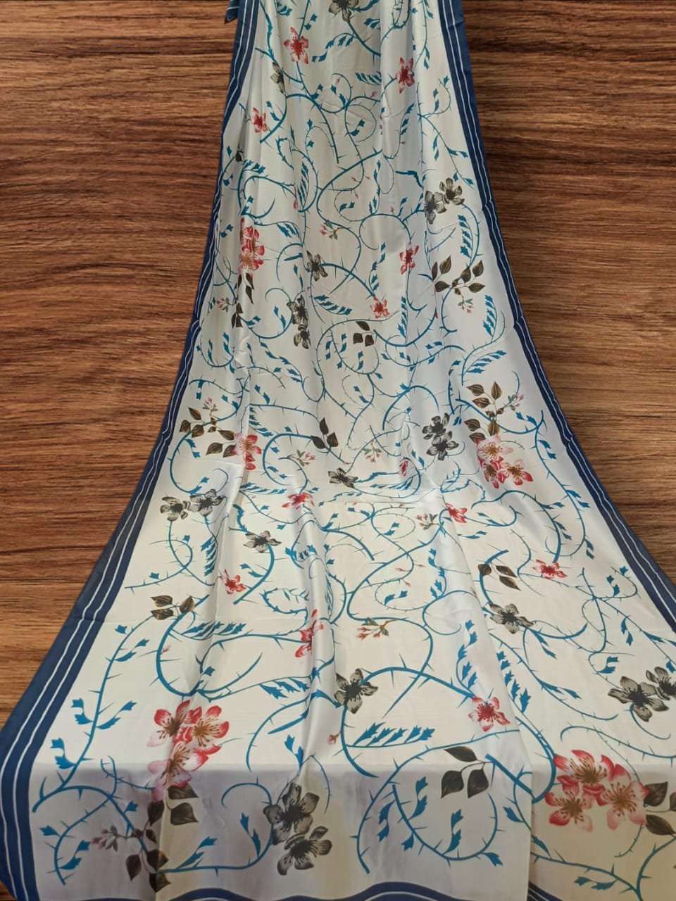 silk print scarf/stoll 01