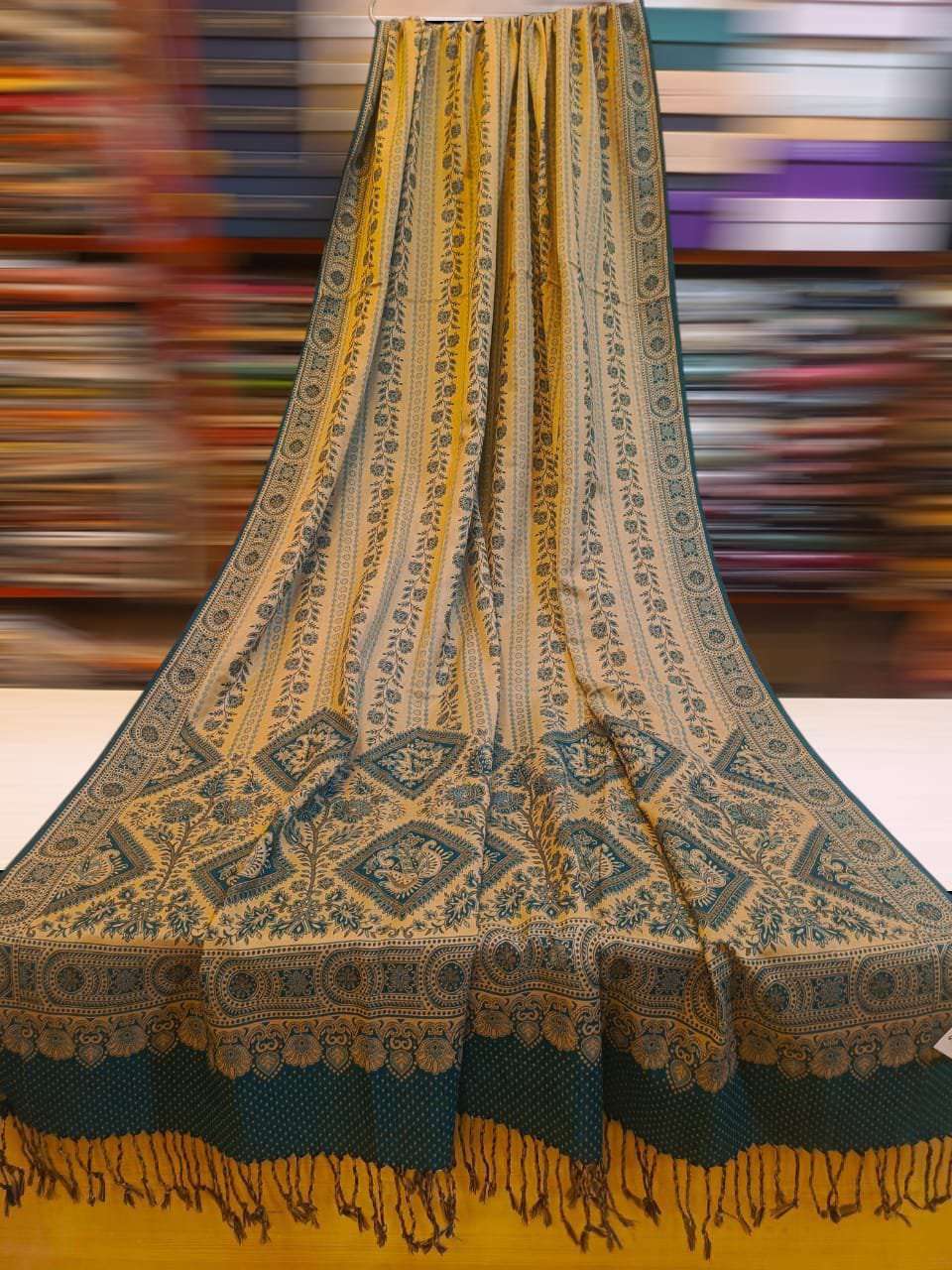 acrylic wool shawl d3 green l