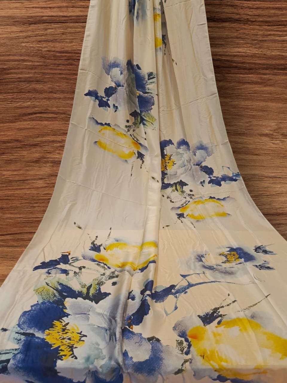 silk print scarf/stoll 06