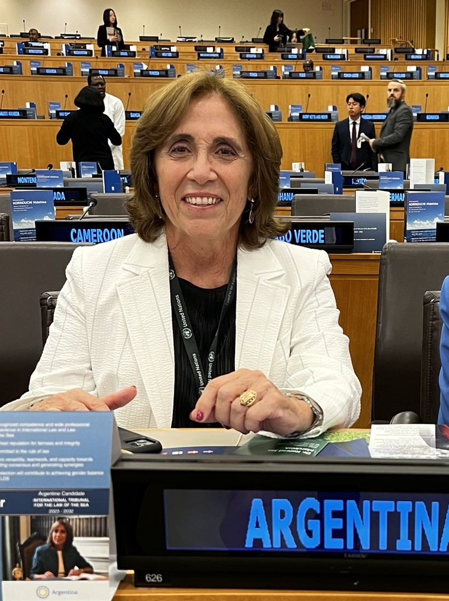 AGRANDÓ EL MAPA DE LA ARGENTINA, AHORA MALVINAS• JUEZA ARGENTINA FUE ELEGIDA VICEPRESIDENTA DEL TRIBUNAL DEL MAR • ES EL TRIBUNAL A DONDE EL GOBIERNO QUIERE LLEVAR A GRAN BRETAÑA A DISCUTIR MALVINAS • FRIDA ARMAS ES UNA ESTRELLA MUNDIAL DEL DERECHO DEL MAR • COORDINA DESDE HACE 30 AÑOS LA COMISIÓN DE LÍMITES QUE EN 2016 LOGRÓ AGRANDAR EL MAPA DE LA ARGENTINA