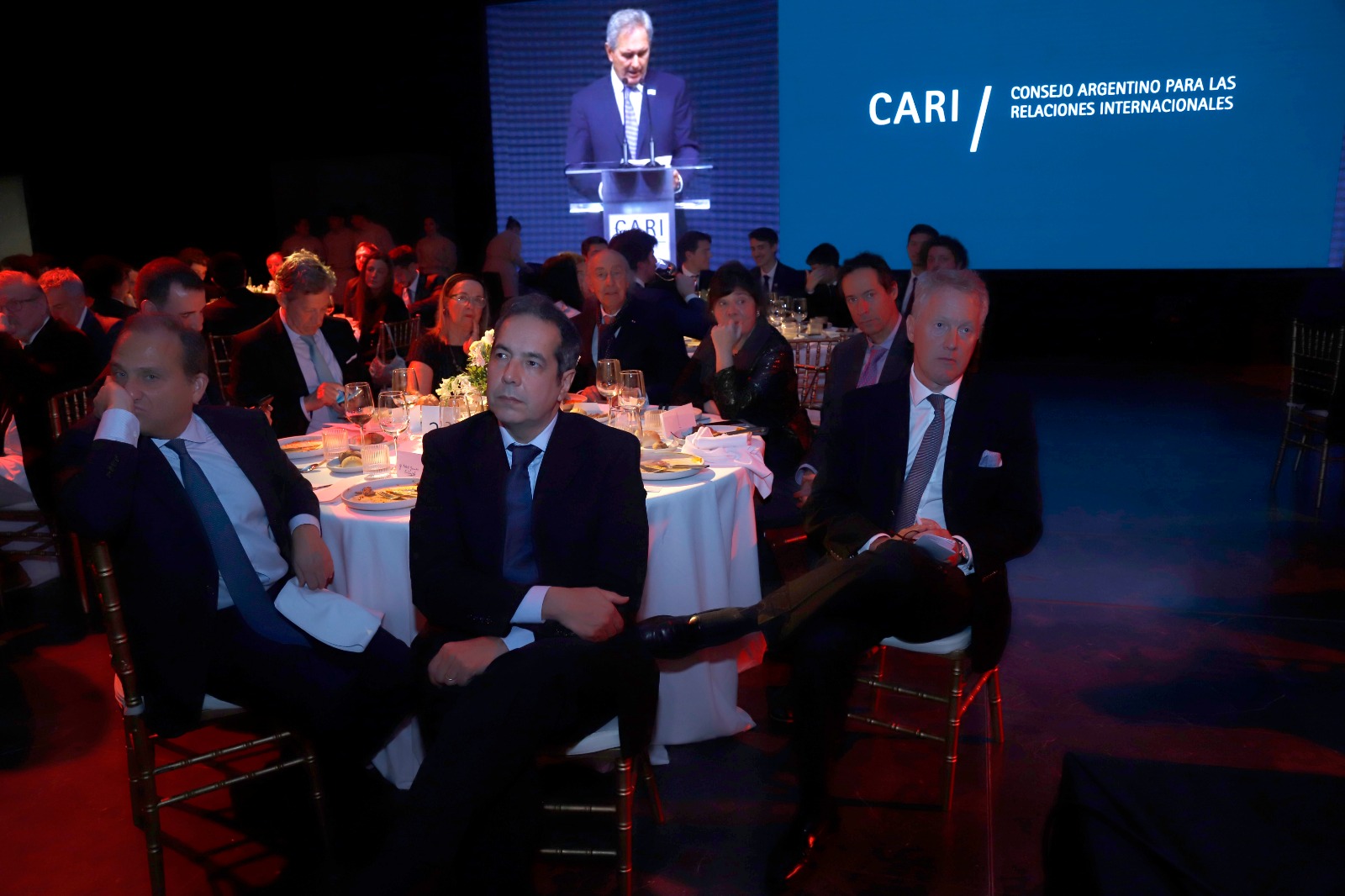 EL EMBAJADOR INGLÉS SE LEVANTÓ DE UNA CENA MIENTRAS EL CANCILLER HABLABA DE MALVINAS