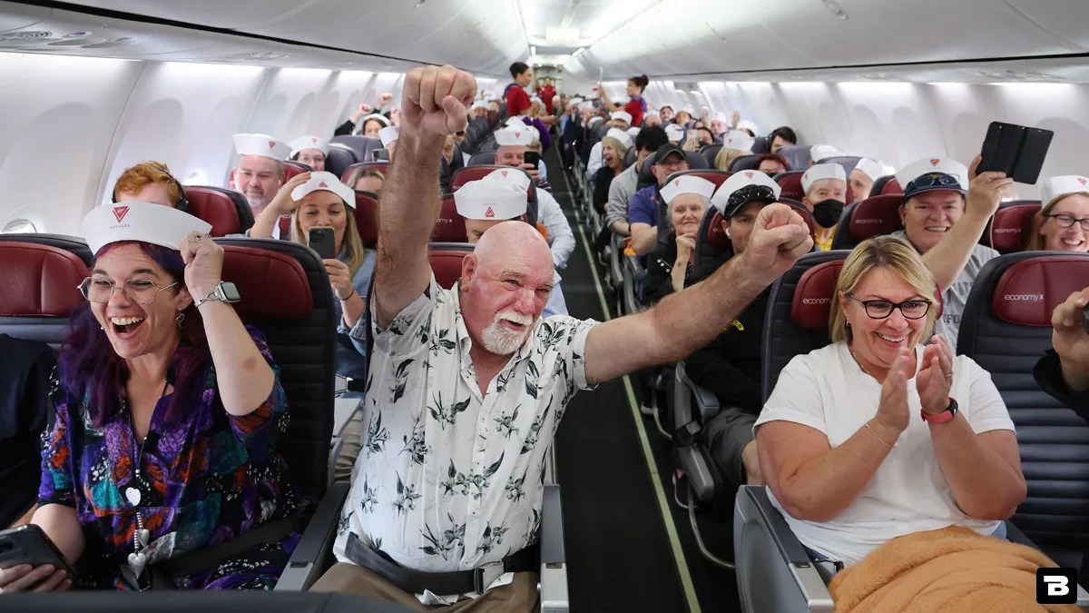 russian applaud on plane