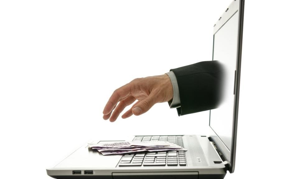 INTERNETOWE OSZUSTWA