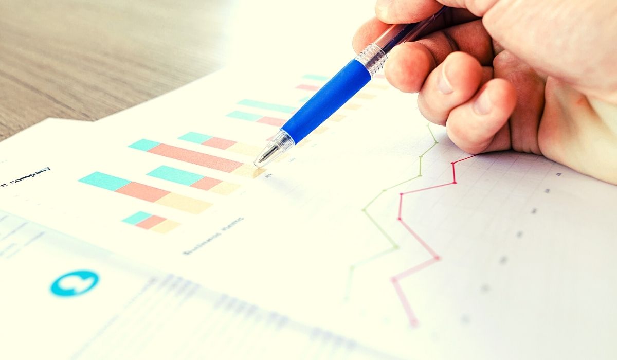 BLAST Solving the data decentralization problem across blockchain DApps BLAST: Solving the data decentralization problem across blockchain DApps